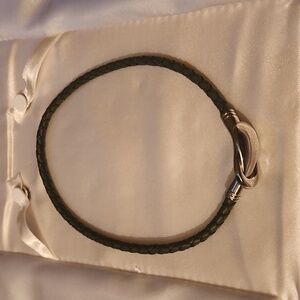 Bracelet or choker necklace